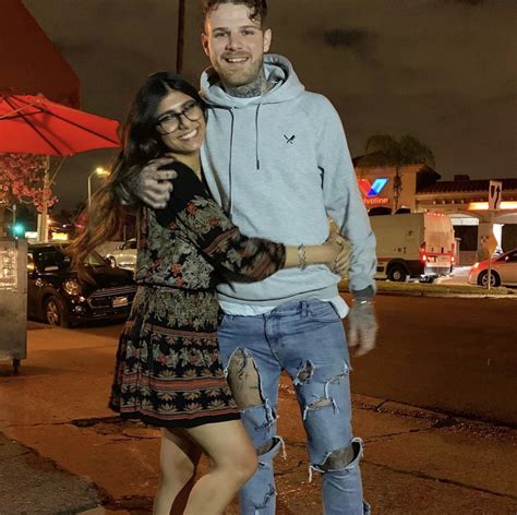 mia khalifa divorce|Mia Khalifa announces divorce from her husband Robert。